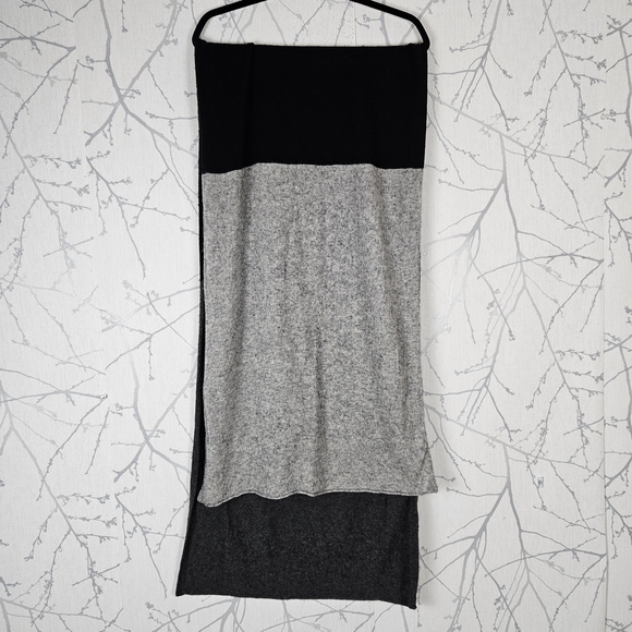 Celeste Black Gray Colorblock 90% Wool 10% Cashmere Knit Scarf - Picture 2 of 7